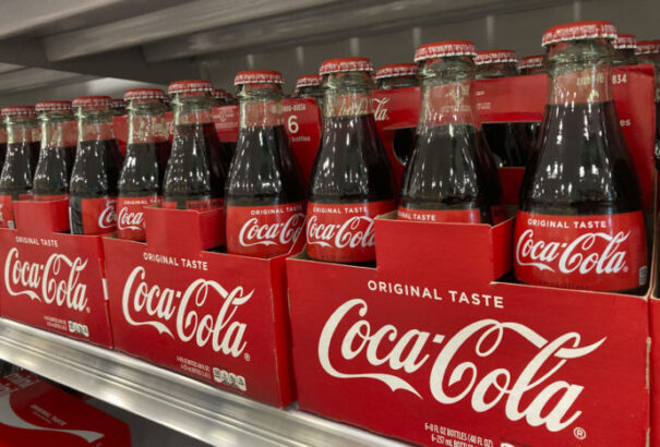 Elon Musk vicces kedvében van: Legközelebb a Coca Colát veszem meg, hogy újra kokain kerülhessen bele