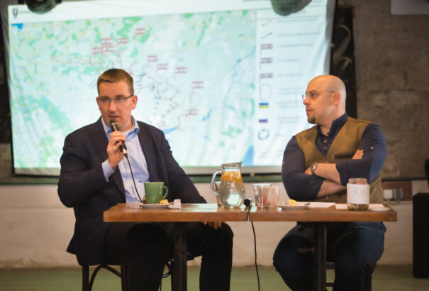 Rácz András a Kikötő – Polgári Szalonban: Május 9-ig befejeződhet az orosz-ukrán háború