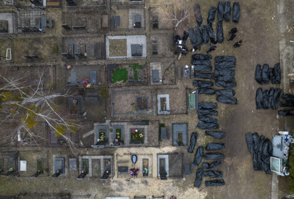 Ukrajnai háború: Bucsa után Makarivban is tömegsírt találtak