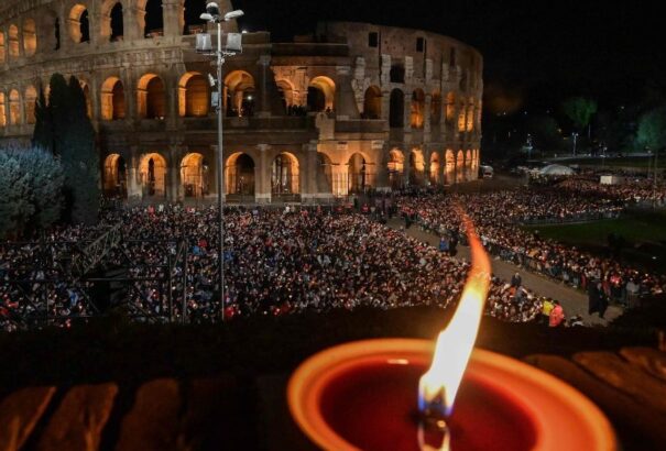 Ukrán és orosz család közösen viszi majd a keresztet a római keresztúton