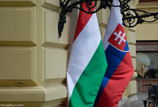 Egy felmérés margójára: Nem az a feltűnő, hogy az oroszok váltak a legfőbb fenyegetéssé, hanem hogy kik a dobogós helyezettek