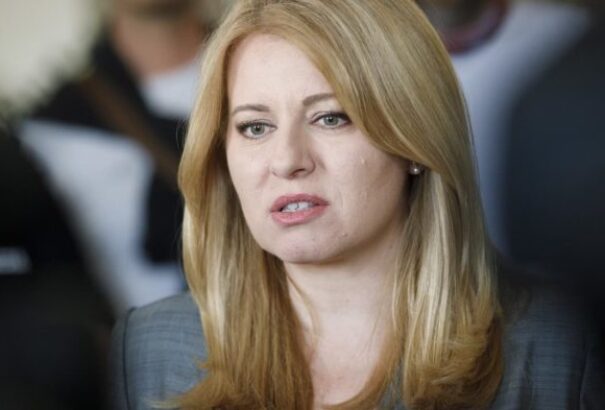 Jogi lépéseket fontolgat Čaputová, miután „amerikai k….nak” nevezték a SMER-SD nyitrai gyűlésén