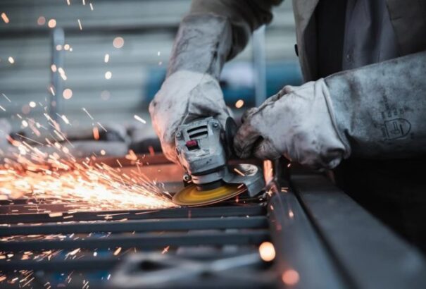 Lengyelország: Tömegesen mondanak fel az ukrán vendégmunkásoknak