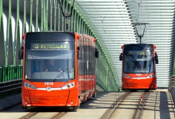 Újabb villamosokra kapott pénzt a Pozsonyi Közlekedési Vállalat