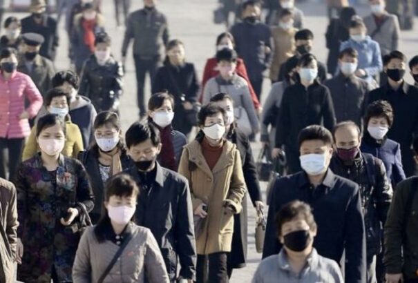 Észak-Korea sóoldatos gargalizálással küzd a koronavírus ellen