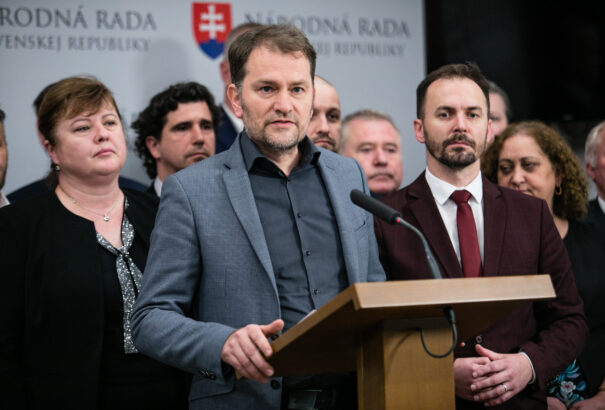 Érik a kormányválság: Egymásnak esett az OĽANO és az SaS, mindkét oldalon súlyos kijelentések hangzottak el