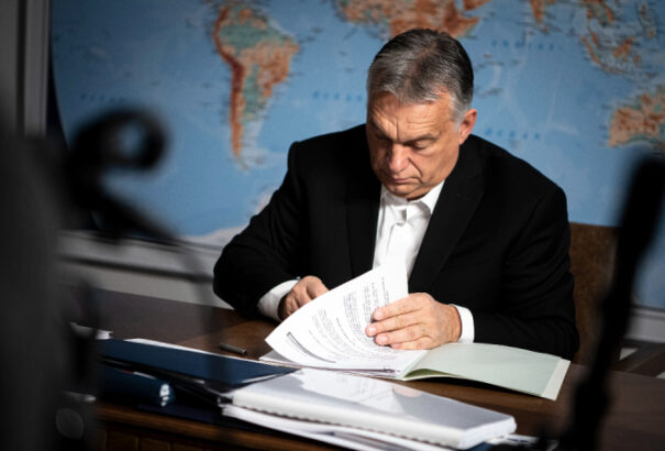 Orbán levélben reagált Von der Leyennek a brüsszeli szankciós tervekre