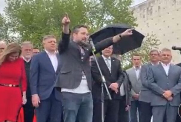 Vállalhatatlan! „Amerikai kurva” – hergelte Fico és Blaha saját választóit Čaputová ellen -Videóval