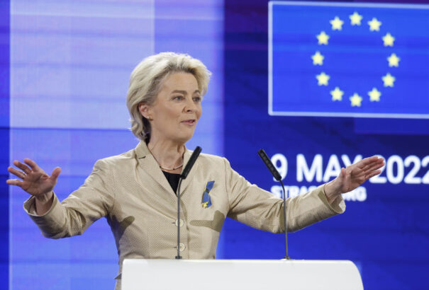 Közép-Európát keletről a háború, nyugatról az „imperialista EU” fenyegeti – Brüsszel eltörölné a vétójogot