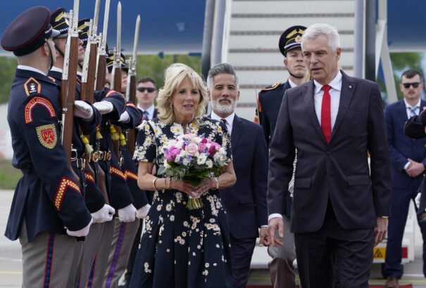Így érkezett meg az amerikai First Lady Pozsonyba – Képek