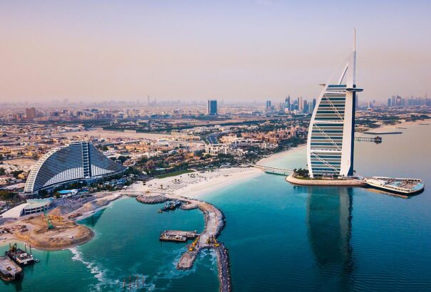 BBC: A gazdag oroszok Dubajba menekülnek a nyugati szanckiók elől