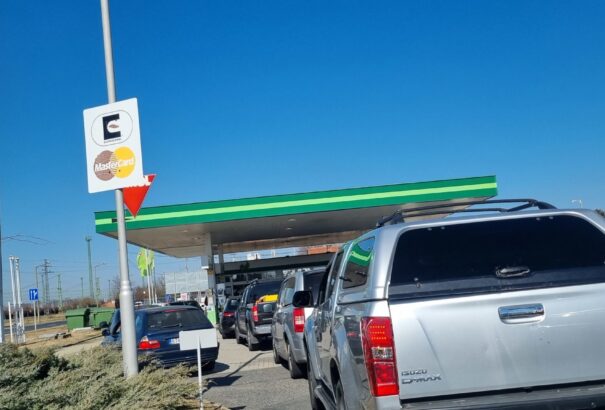 Király Zsolt: A felvidéki magyarok ihatják meg az olcsó magyar benzin eltörlésének levét