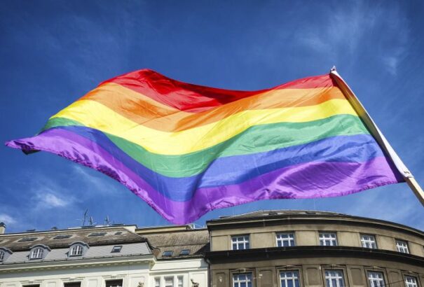 Egyetértesz Gyimesi javaslatával az LMBTQ zászló középületeken való betiltásáról? – A Körkép.sk megkérdezi olvasóit (Szavazással)