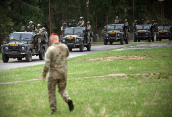 További 900 NATO-katona érkezhet Szlovákiába