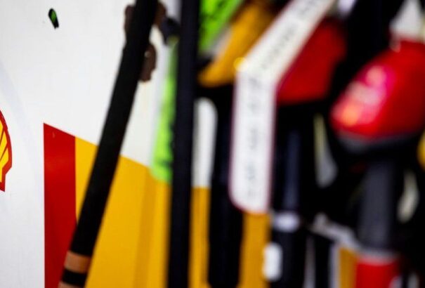 A Shell kiárusít Ororszországban