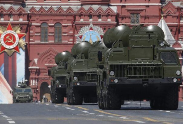 Oroszország hadrendbe állítja a legmodernebb, S-500 típusú légvédelmi rendszert