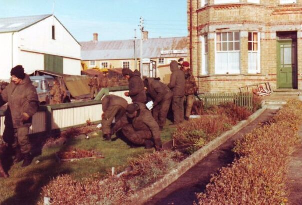 40 éve történt: Az argentin csapatok kapitulációjával véget ér a falklandi háború