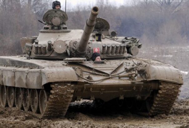 Szlovákia egyelőre nem adja át T-72-es tankjait Ukrajnának