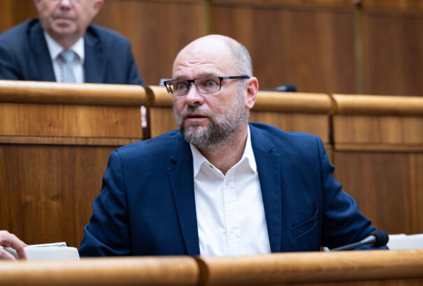 Sántít Sulík terve a gázáremelkedés letörésére, nem használhatja a vésztartalékot