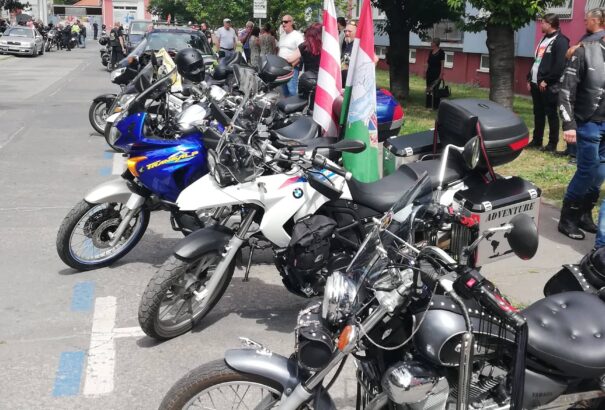 Dunaszerdahelytől Párkányig robogtak a motorok a trianoni gyászos évfordulón