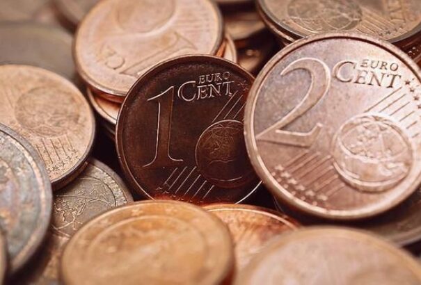 A Kereskedelmi Szövetség arra kéri a fogyasztókat, hogy ne vigyenek nagy mennyiségben kis érméket a boltokba