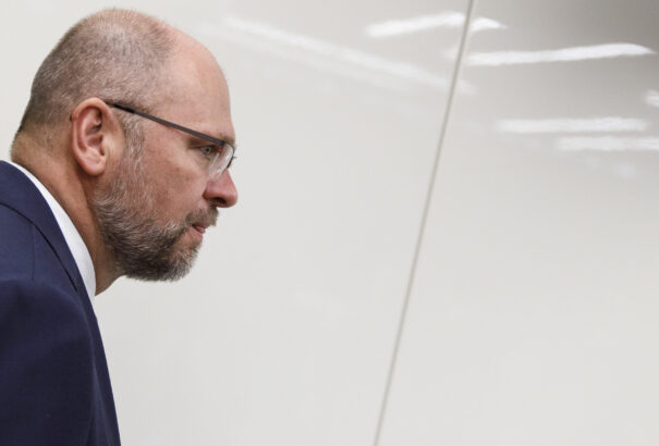 Slovnaft-ügy: Sulík szerint jó alkut értek el, Heger nem akart 8 hónapnyinál több kivételt