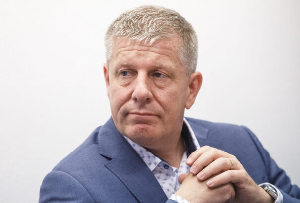 Lengvarský repül? A családtámogatási csomag és a pedagógusok bére után itt az újabb koalíciós darázsfészek