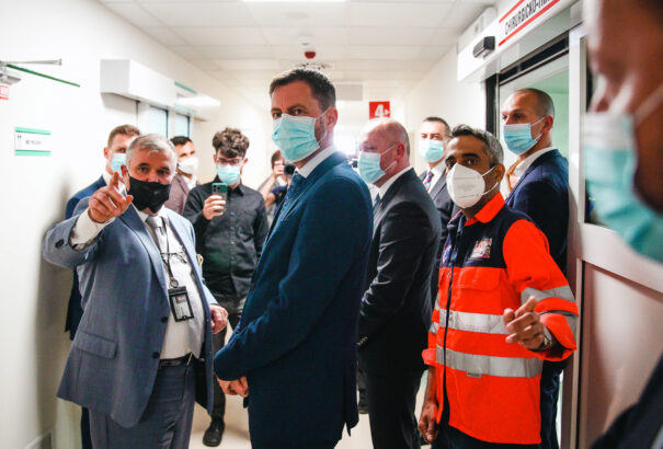 Sztrájkkészültségből tömeges felmondási hullám: 3000 orvos kész benyújtani felmondását, ha nem születik megállapodás