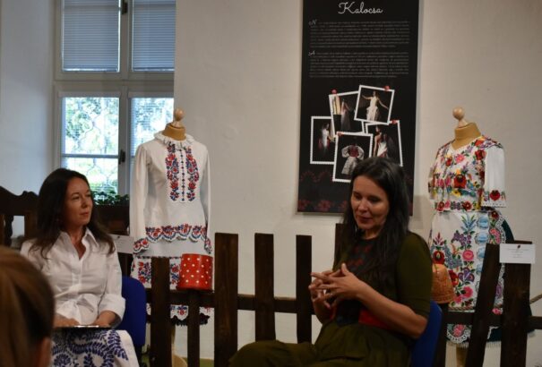 Amikor a divat ötvöződik a hagyománnyal – divatnap a Gömör-Kishonti Múzeumban Rimaszombatban (Képgalériával)