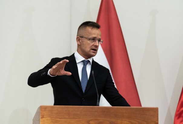 Ukrajnai háború – Szijjártó: a globális minimumadó kivetése adóemeléssel és munkahelyek tízezreinek veszélybe kerülésével járna