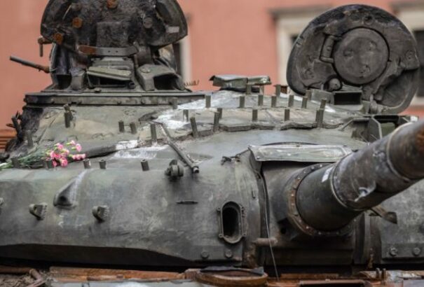 Csalódottak a lengyelek, mert Németország ócskavasnak való harckocsit kínált az Ukrajnának küldött lengyel tankokért