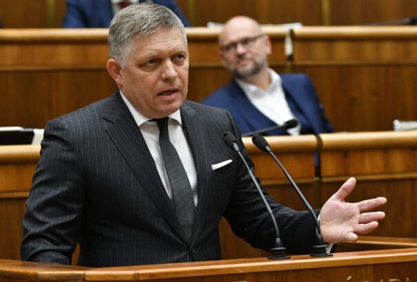 Fico szerint Sulík nyilatkozatot íratott alá vele, hogy a Volvo kormányváltás esetén is megkapja az állami támogatást