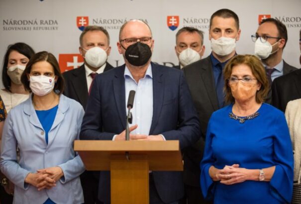 Az SaS a kormányfővel folytatott találkozója után is ragaszkodik követeléseihez