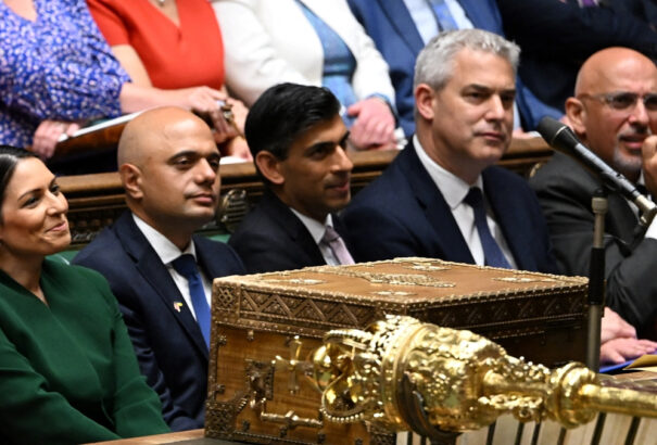 Nyolcan indulhatnak a brit Konzervatív Párt vezetői tisztségéért