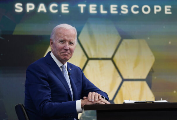 Megérkezett a történelmi űrfotó: Joe Biden és a NASA közzétette a James Webb űrtávcső első képét