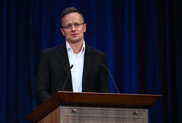 Szijjártó: csak az erős nemzeti identitással rendelkező országok lehetnek sikeresek