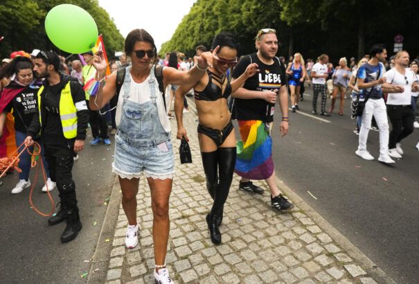 Ilyen volt a Pride Pozsonyban, Budapesten, Berlinben és San Diegóban – Képekkel