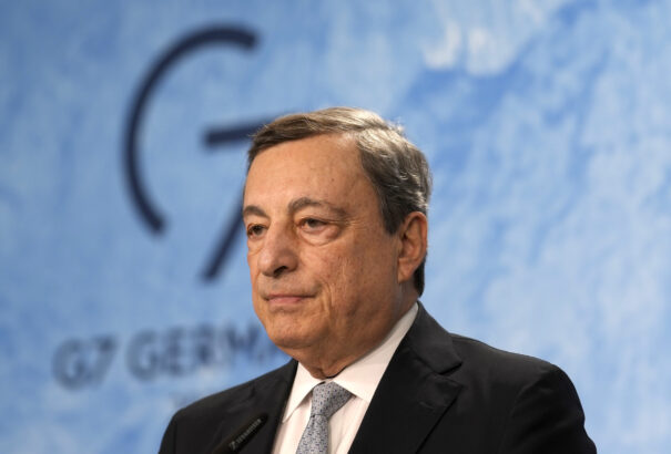 Öt napja van Draghinak arra, hogy tető alá hozza az új koalíciót