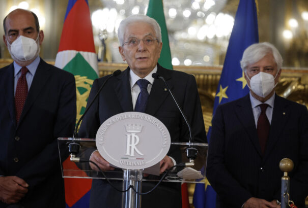 Feloszlatta a parlamentet az olasz államfő