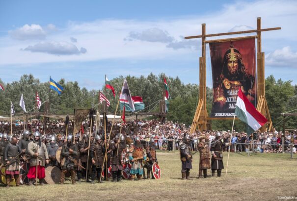 15 éves a Kurultaj: közel 200.000 látogatót várnak Európa legnagyobb hagyományőrző rendezvényére