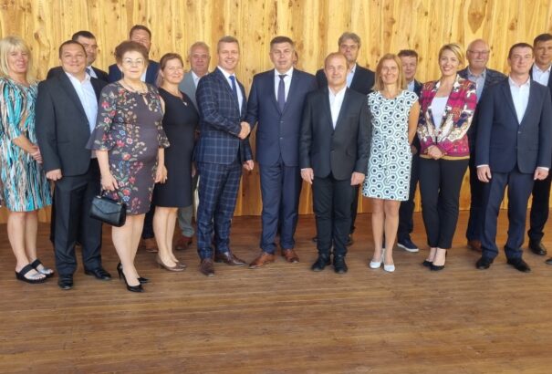 Akár győzhetnek is a magyarok Nyitra megyében. A Szövetség bemutatta jelöltjeit – Videó+ jelöltek