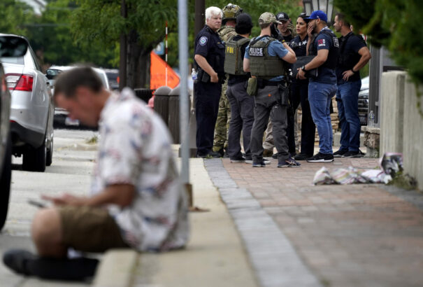 Mészárlás Chicagóban – Legalább hat halálos áldozata van a függetlenségi napi lövöldözésnek