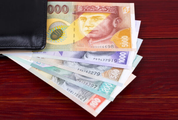 Még 15 év után is több mint kétmilliárd korona van a szlovákiai polgároknál
