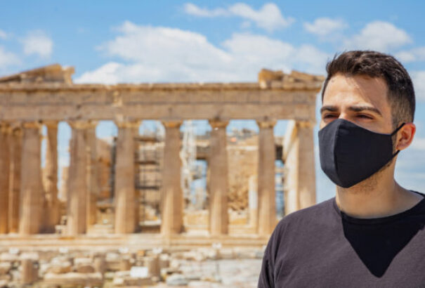 Görögországban is gyorsan terjed a koronavírus. A kedvelt üdülőhelyekről több ezer fertőzöttet jelentenek