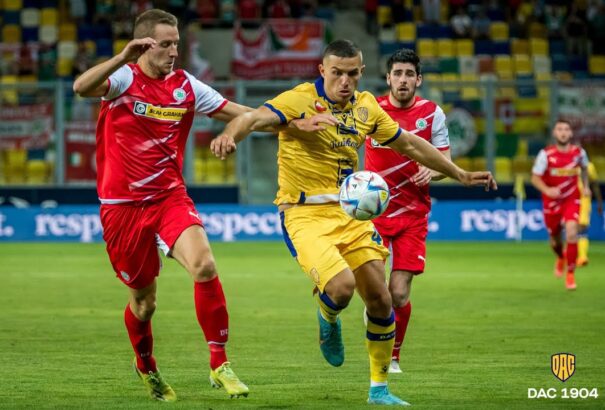 Cliftonville-DAC előtt – Belfastban dől el a sárga-kékek sorsa