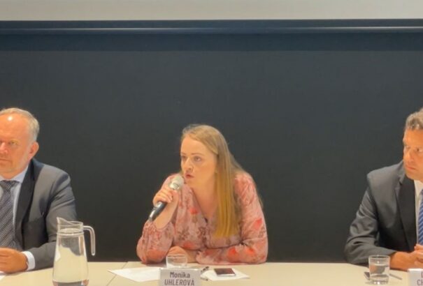 2023-tól 700 euróra emelkedik a minimálbér