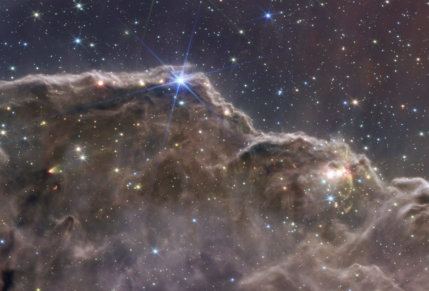 13 milliárd éves galaxisról készített éles képeket a James Webb űrteleszkóp