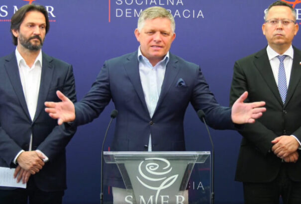 A Smer feljelentést tesz a túlárazott 8×8-as páncélozott járművek vásárlása miatt