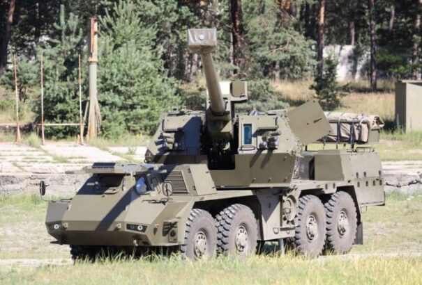 Ukrajna átvette az első négy darab szlovák Zuzana 2 típusú önjáró löveget