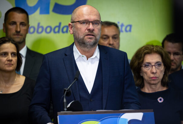 Sulík késik az áramár befagyasztásával. 1800 eurós éves többletköltség fenyegeti a háztartásokat